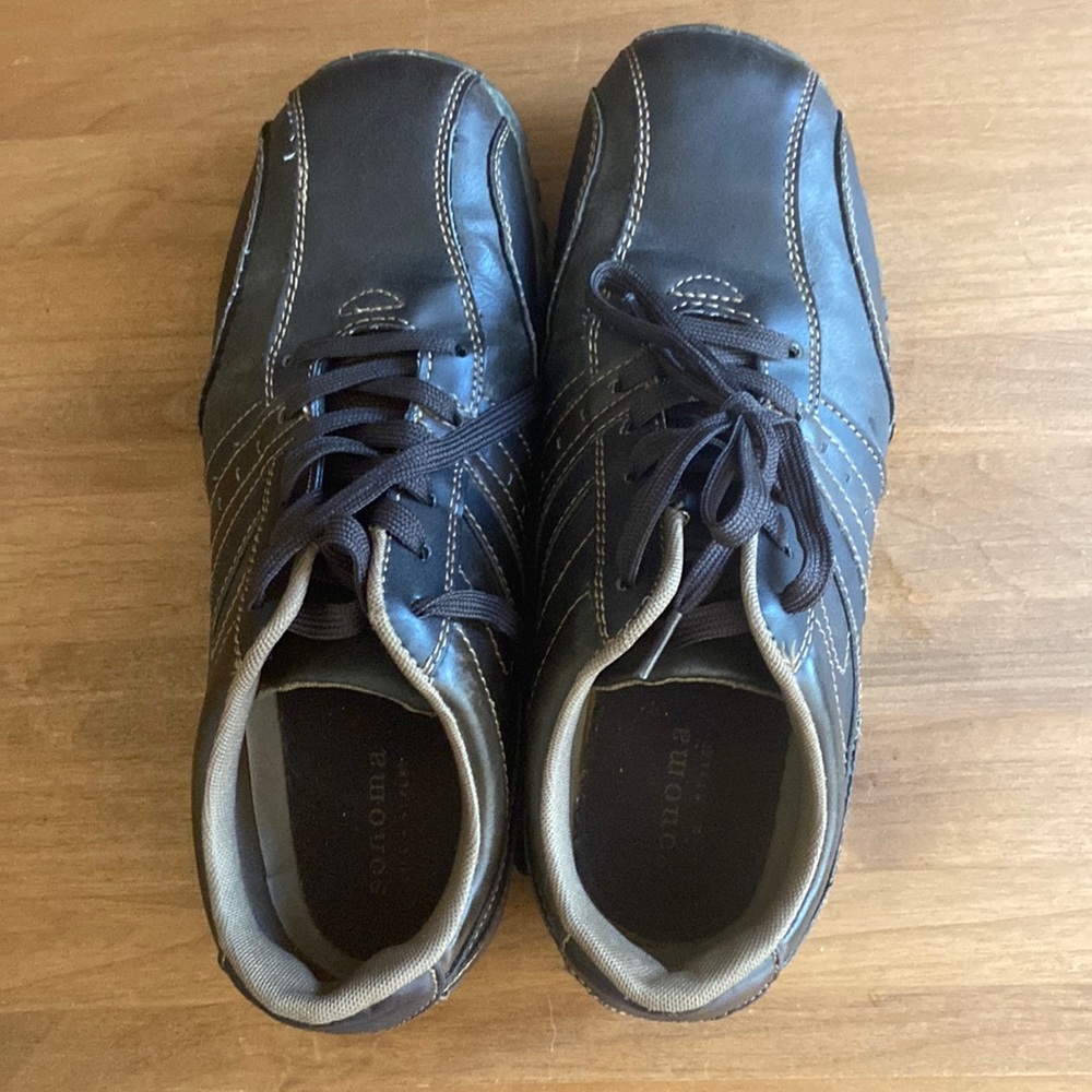 Men’s Black Sneaker Oxford Size 9.5 Medium. Very good  condition.